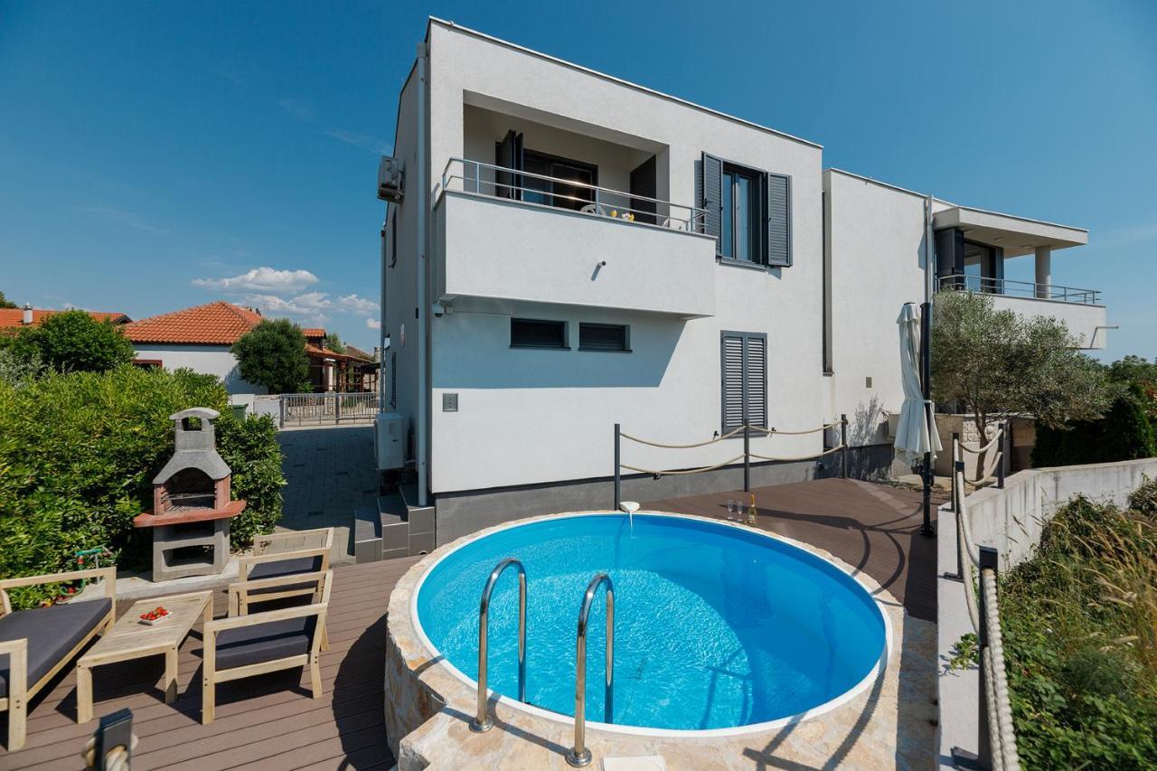Malo Ferienvilla Privlaka, Pool, Boje, Wi-Fi, Wallbox Privlaka  Eksteriør billede